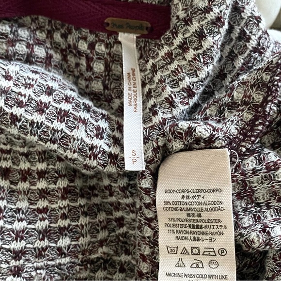 Free People | Women's Maroon & White Lightweight Cropped Cowl Neck Sweater - Picture 3 of 6